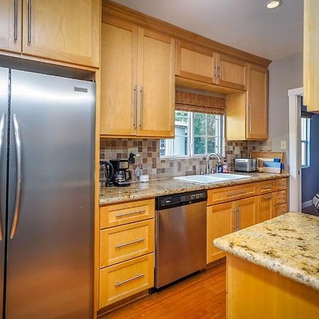 Stylish 2 Bed & 2 Bath At The Heart Of Hollywood With Free Parking - One Car Only Appartement Los Angeles Buitenkant foto