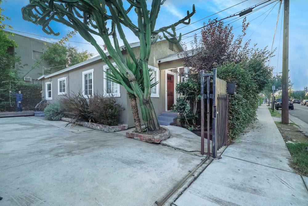 Stylish 2 Bed & 2 Bath At The Heart Of Hollywood With Free Parking - One Car Only Appartement Los Angeles Buitenkant foto