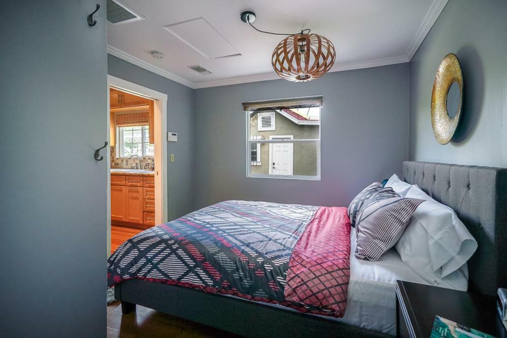 Stylish 2 Bed & 2 Bath At The Heart Of Hollywood With Free Parking - One Car Only Appartement Los Angeles Buitenkant foto