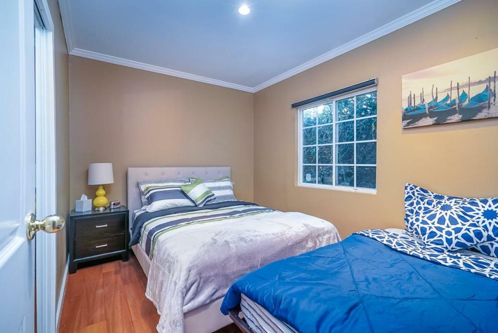 Stylish 2 Bed & 2 Bath At The Heart Of Hollywood With Free Parking - One Car Only Appartement Los Angeles Buitenkant foto