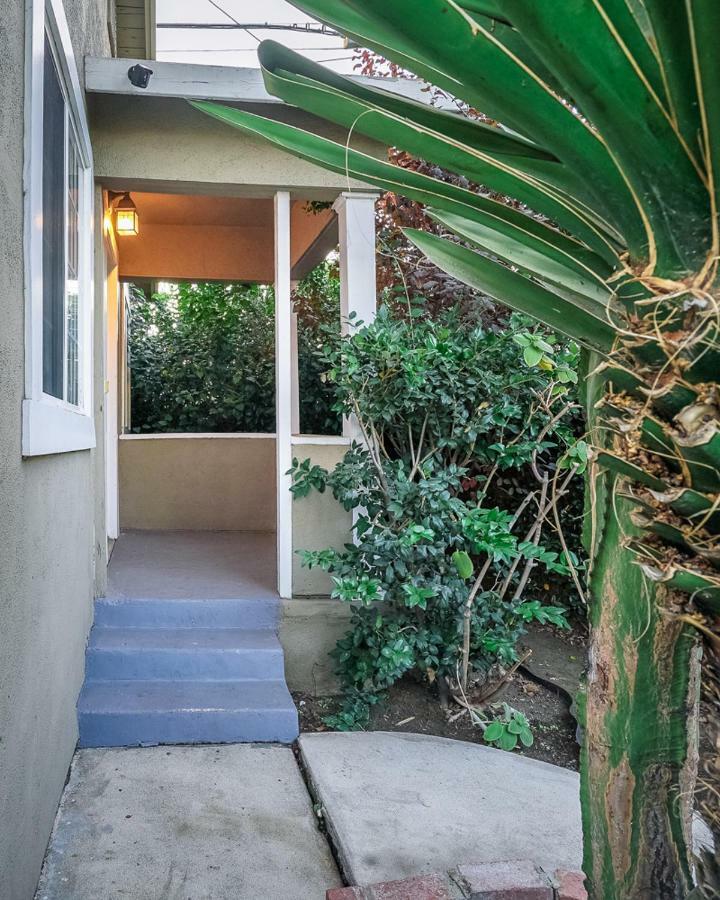 Stylish 2 Bed & 2 Bath At The Heart Of Hollywood With Free Parking - One Car Only Appartement Los Angeles Buitenkant foto